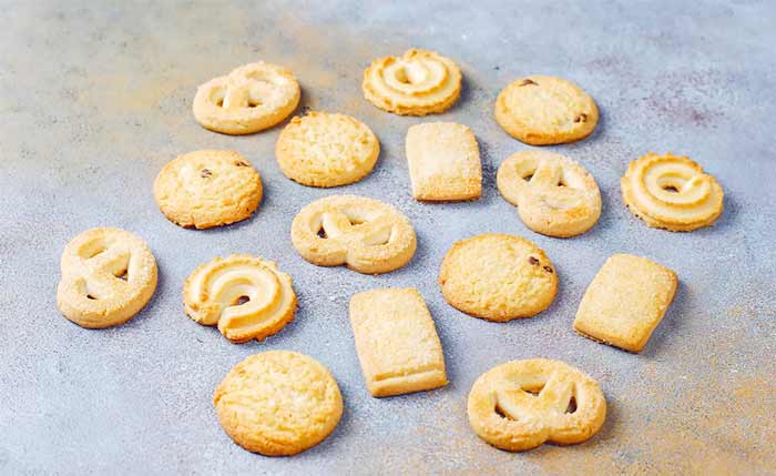 شیرینی پزی کلوچههای کرهای