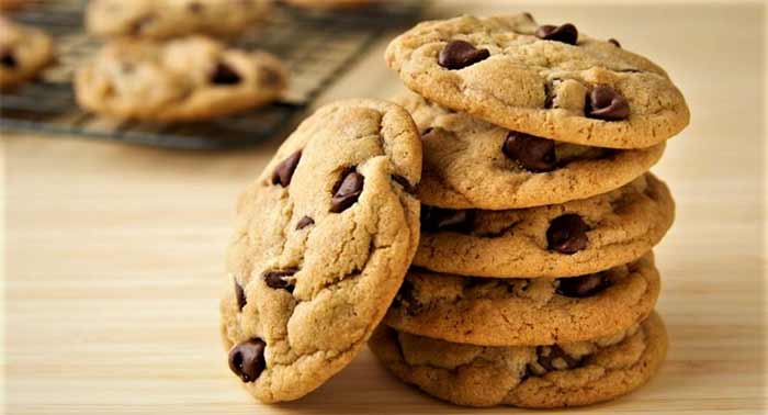 شیرینی پزی کوکیهای شکلاتی با چیپس